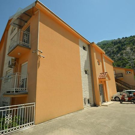 Tea Lux Apartment Kotor Eksteriør bilde