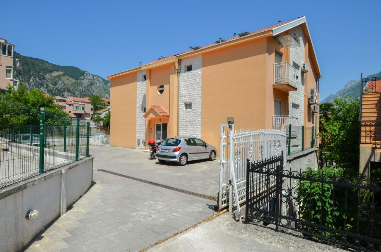 Tea Lux Apartment Kotor Eksteriør bilde